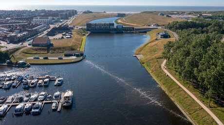 Luchtbellengordijn van The Great Bubble Barrier in Katwijk/ Nederland.