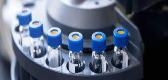 Air comprimé pur et sans huile pour la pharmaceutique et la technologies médicales – Compresseurs d'air efficaces de KAESER KOMPRESSOREN pour les processus de production sensibles et les salles blanches.